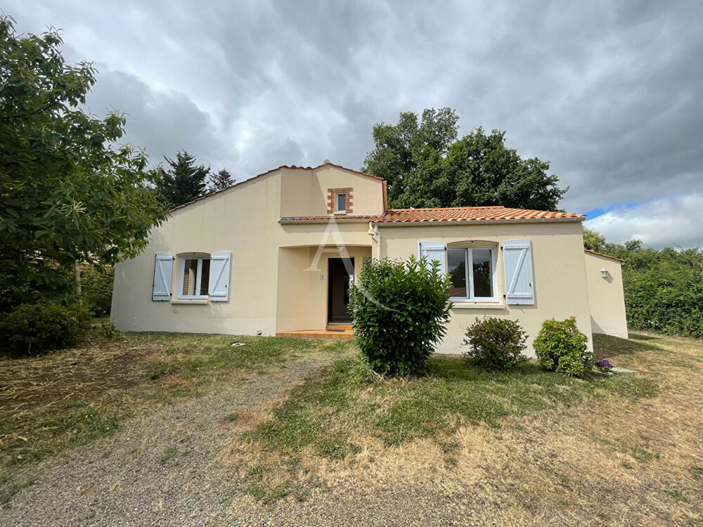 Location Maison SAINT AVAUGOURD DES LANDES, Maison  3 pièce(s) 97 m2 Saint avaugourd des landes