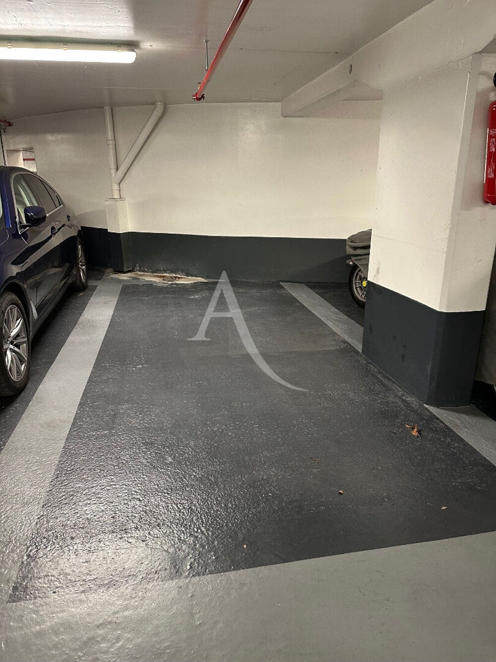 Vente Parking/Garage Emplacement de parking au pied de la Tour Eiffel Paris 7
