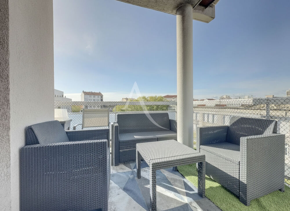 Vente Appartement Appartement Lyon 4 pièces dernier étage avec balcon vue dégagée Lyon 3