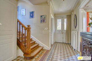  Maison � vendre 9 pi�ces 320 m�