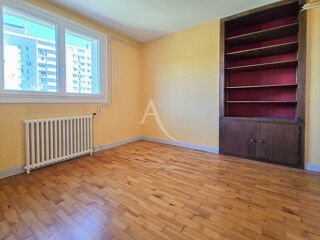  Appartement � vendre 5 pi�ces 80 m�