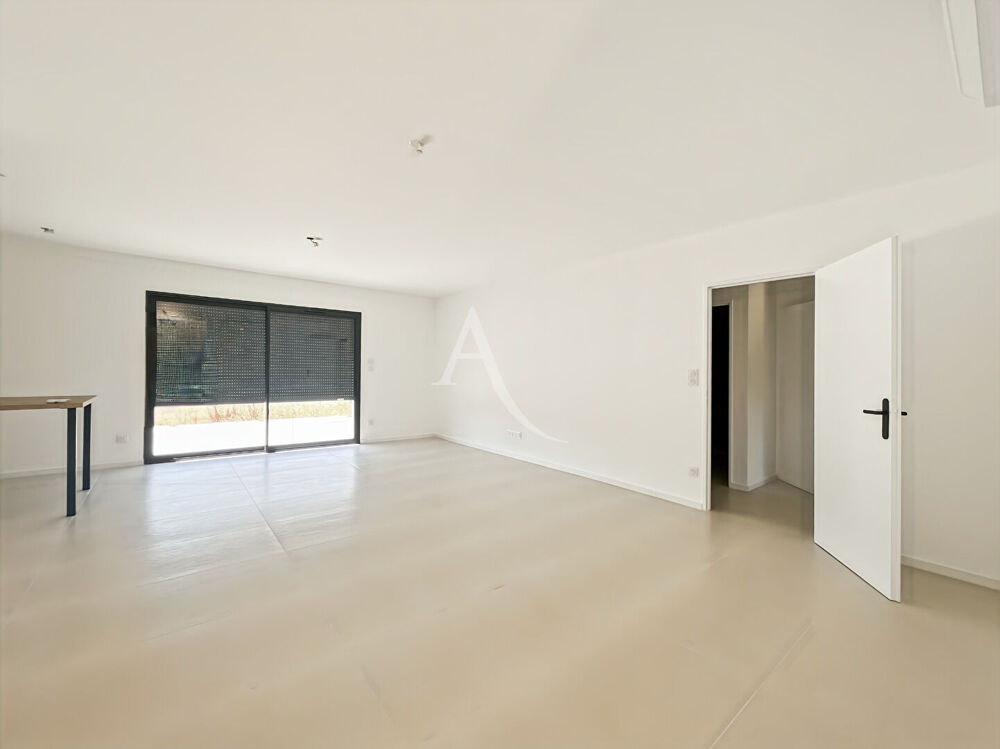 Maison NEUVE RT 2022. Quatre chambres.