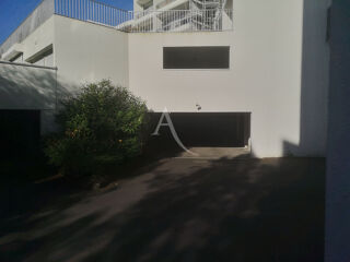  Parking / Garage à vendre 115 m²