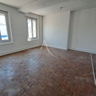  Appartement à louer 4 pièces 73 m²