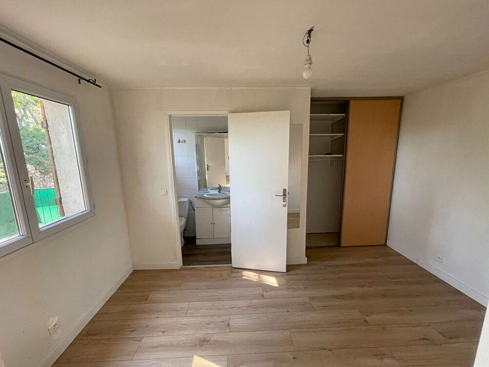 Location Appartement À louer - Appartement T2 de 30 m² avec jardinet et parking - Campagne des Milles Aix en provence