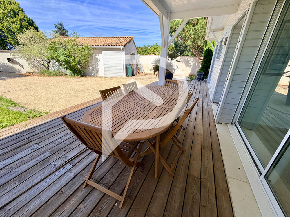 Maison contemporaine à BOULAZAC ISLE MANOIRE