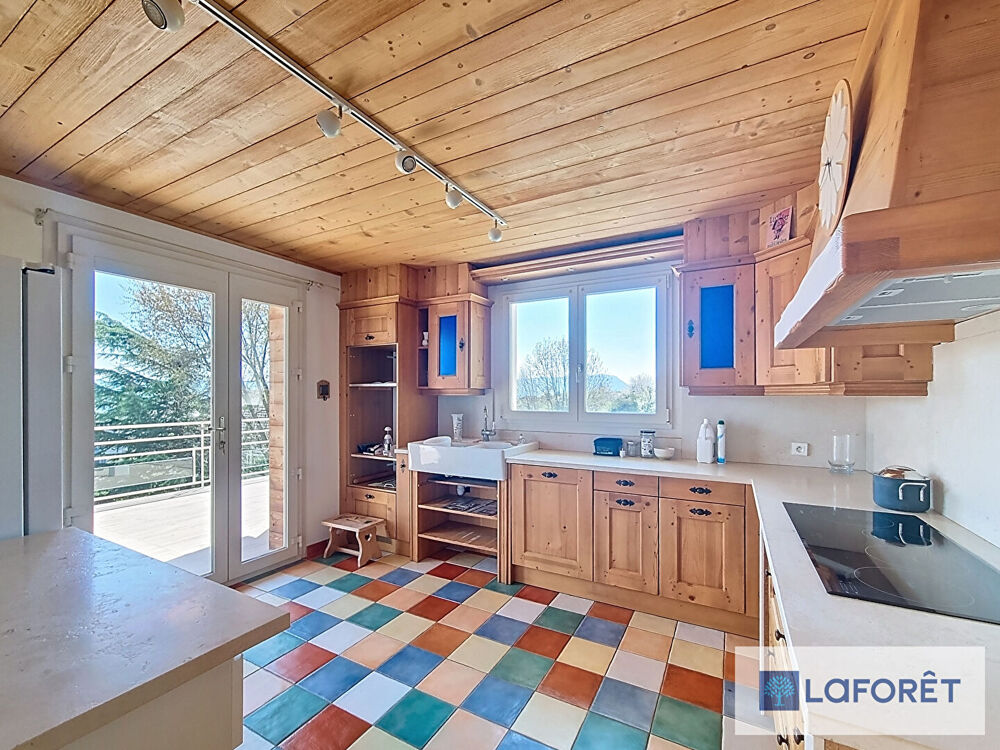Maison Challex 8 pièce(s) 240 m2 utiles