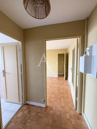  Appartement à louer 3 pièces 72 m²