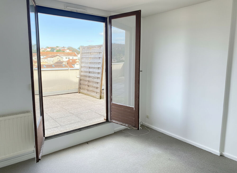 Vente Appartement Appartement T3 avec terrasse et garage Centre-ville de Cahors Cahors