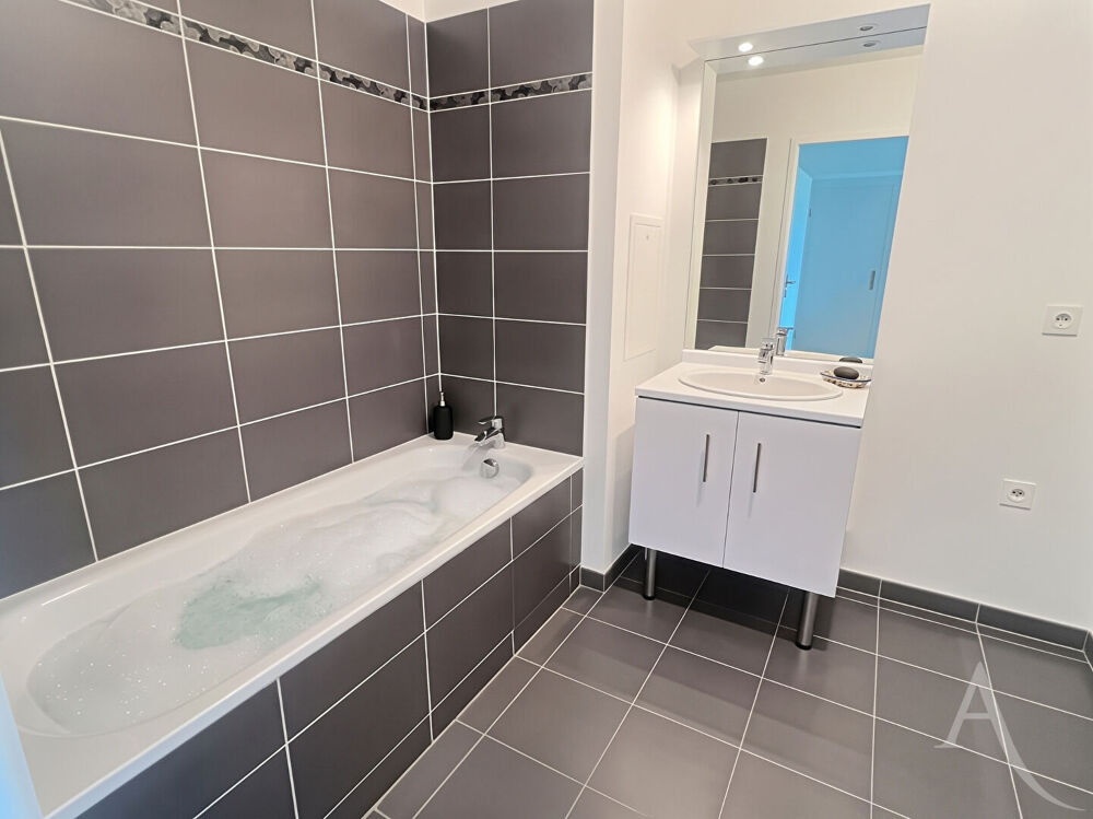 Vente Appartement En exclusivité Appartement Thiais 3 pièces 58.65 m2 - Cour Sainte Marthe proche commerces et transports Thiais