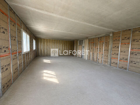   Local commercial de 71m² à aménager 