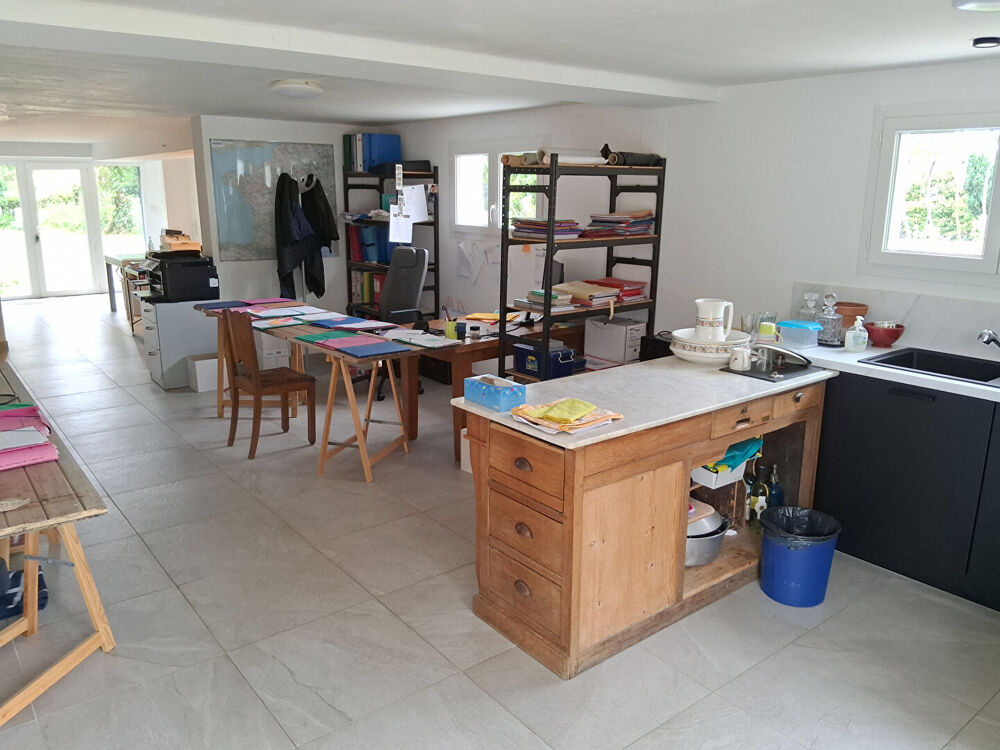 Maison 161 M2 sur 996 M2 rez de chaussée ,espace professionnel