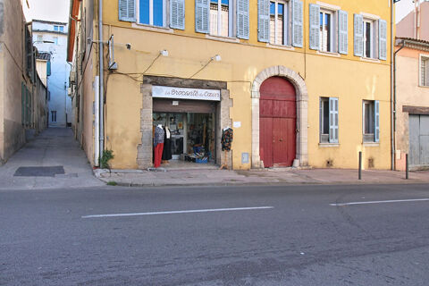 &Agrave; VENDRE EN EXCLUSIVIT&Eacute; &agrave; DRAGUIGNAN - Local commercial 220 m&sup2; 231000 83300 Draguignan