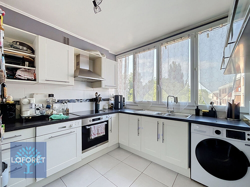 Appartement Corbeil Essonnes 3 pièces 63.64 m2