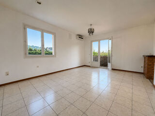  Appartement à louer 3 pièces 64 m²