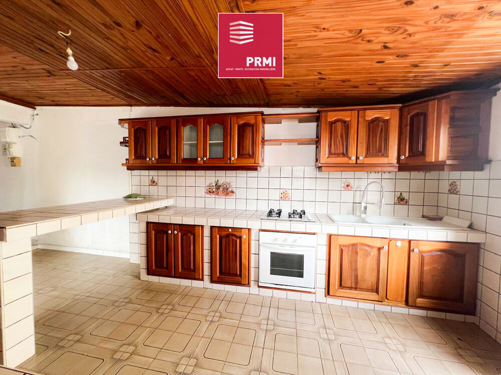 Vente Maison Maison de plain-pied 3 pièces à rénover avec terrain de 125 m² dans un environnement calme Saint leu