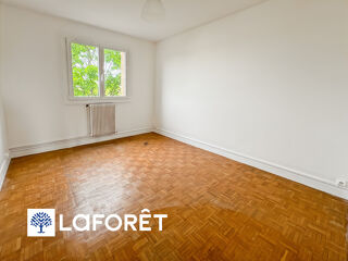  Appartement à louer 5 pièces 90 m²