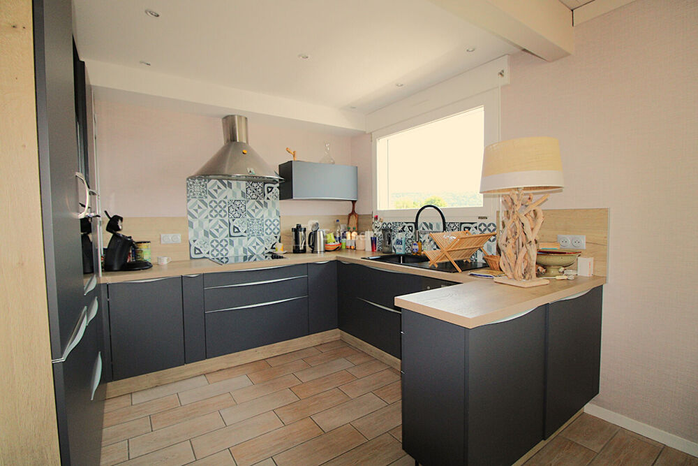 Vente Maison Maison 5 pièce(s) 145.23 m2 sur Terrain de 10 596 m2 Champagnole