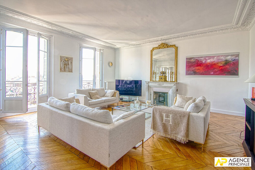 Le Chesnay limite Versailles Rive-Droite Appartement 7 pièces 271 m² carrez situé au 3ème étage d'un immeuble Haussmannien avec