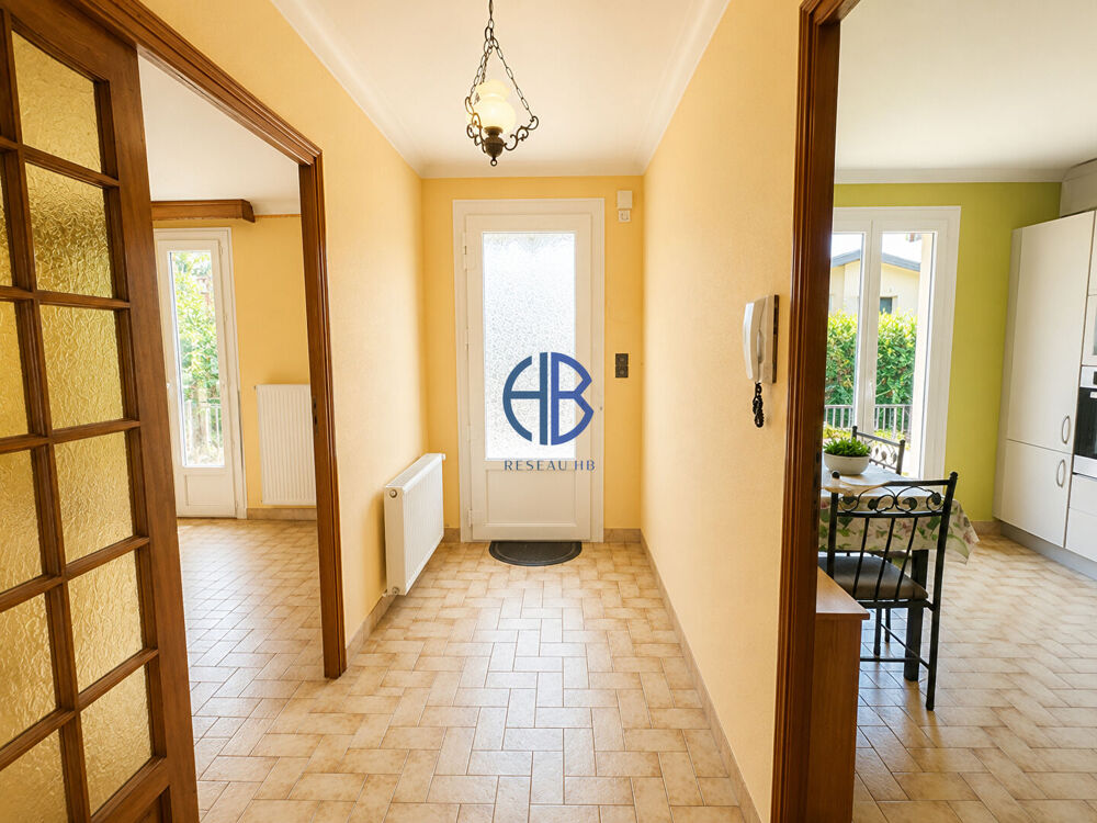 Maison de plain-pied de 90,62 m² avec sous-sol complet sur terrain de 1 050 m² ? Bourgoin-Jallieu