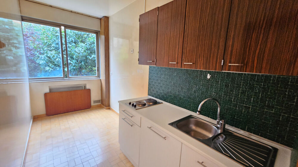 Vente Appartement BEAU ET GRAND STUDIO VUR SUR JARDIN Paris 16
