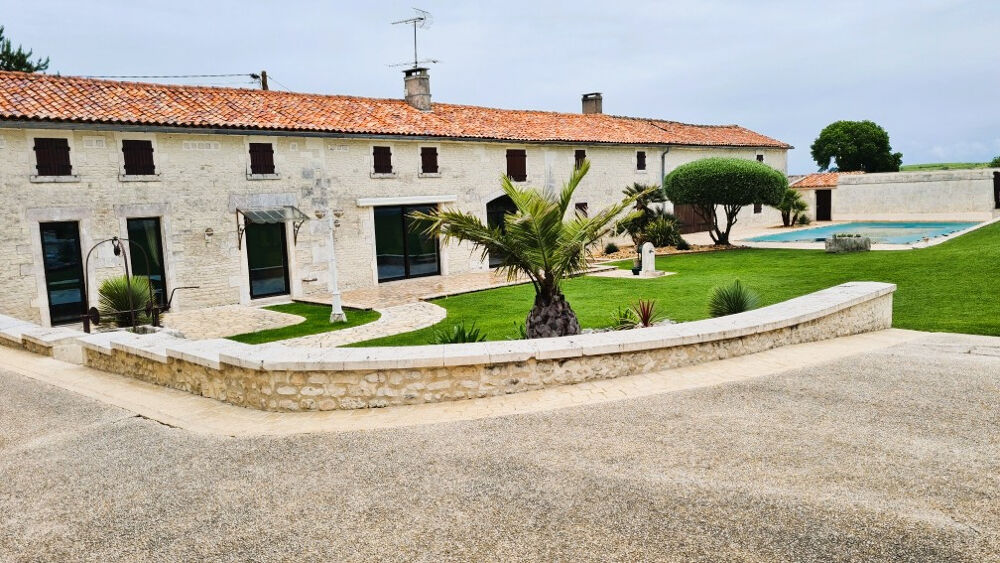 Maison 12 pièces 382 m² · à Gente · 382 m² · 495 000 €
