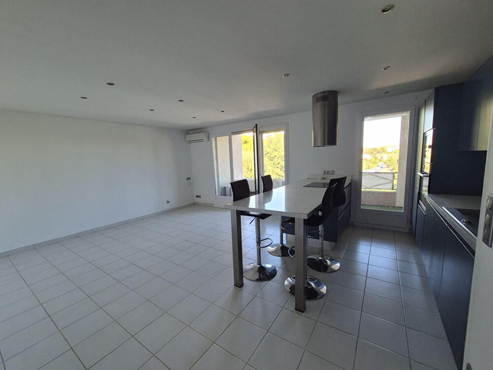 Vente Appartement FREJUS 3 pièces- terrasse et parking - 68m² Frejus