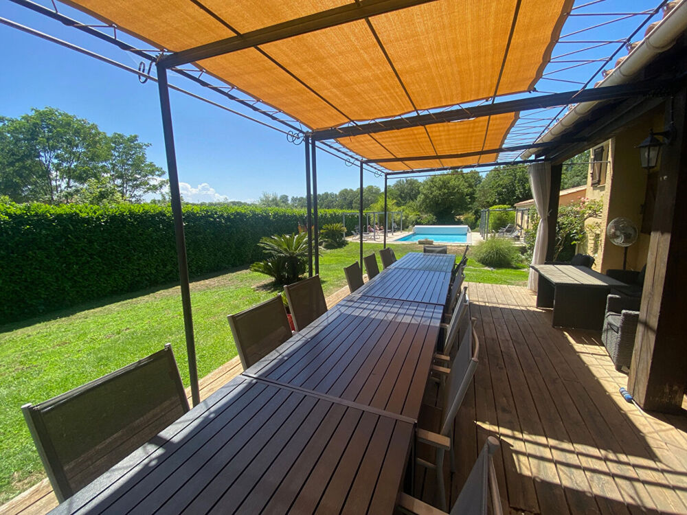 Propriété de standing, 8 pièces, 6 chambres avec jardin de 2500m2 et piscine