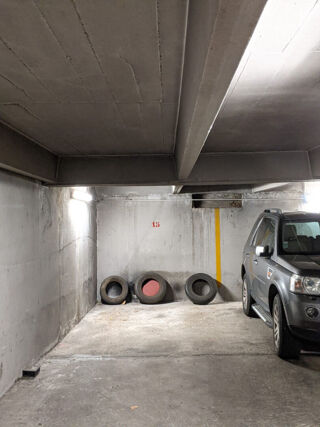 Location Parking/Garage 2SANTYPARKING Lyon 8
