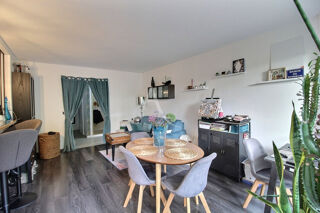 Vente Appartement ÉLANCOURT La Villedieu : 3 pièces traversant de 65 m² en rez-de-jardin, avec deux jardins et terrasses Elancourt