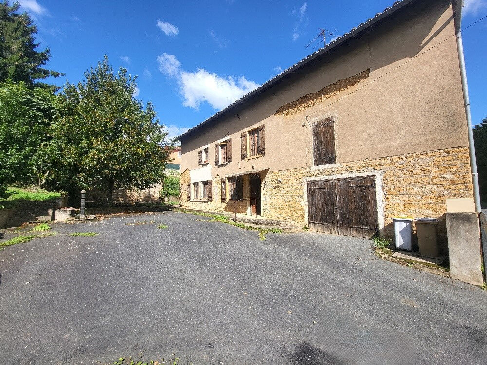 Vente Maison Coup de coeur pour cette authentique maison en pisé à rénover, alliant charme et potentiel ! Frans