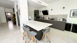  Maison à louer 6 pièces 240 m²