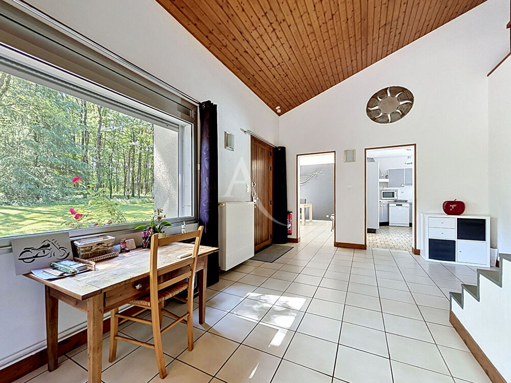 Vente Maison Maison d'architecte de 1984 - 180 m² - Propriété boisée aux portes de VIHIERS (49310) Lys haut layon