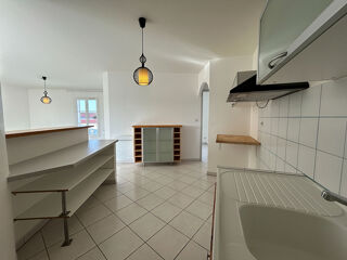  Appartement à louer 4 pièces 92 m²