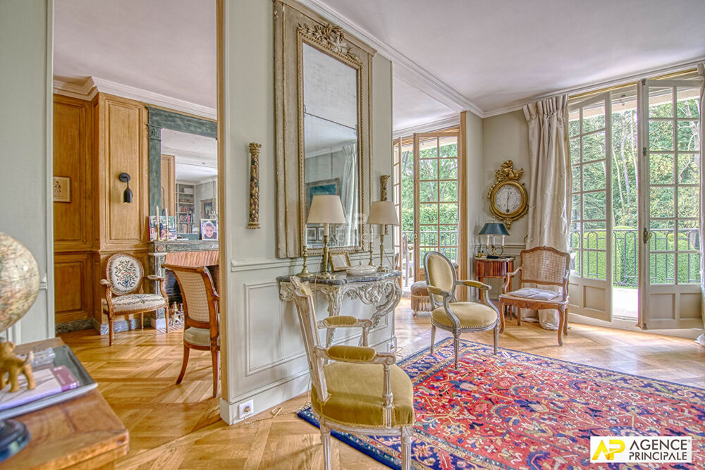 Vente Appartement Versailles Ermitage Appartement 4 pièces 110 m² situé au 1er étage avec ascenseur, terrasse plein sud, cave et parking Versailles