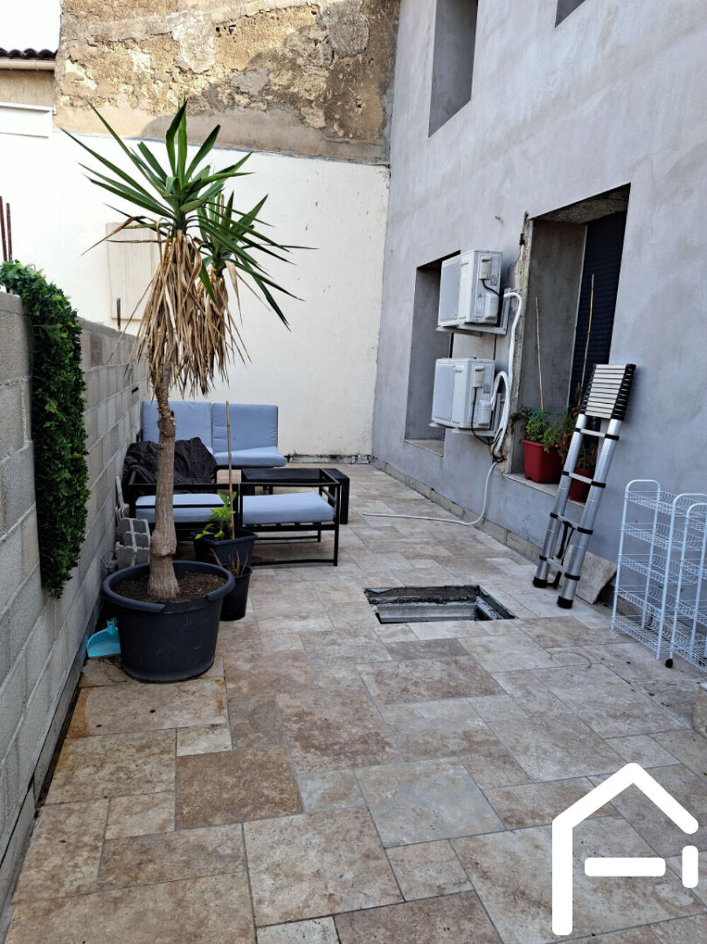 Vente Appartement ( dep 34 Poussan 34560) loft 150 m2 . place de garage . 2 terrasses Poussan