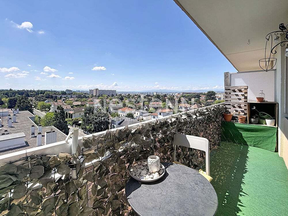 Vente Appartement Grand studio en dernier étage avec balcon - 69500 BRON Bron