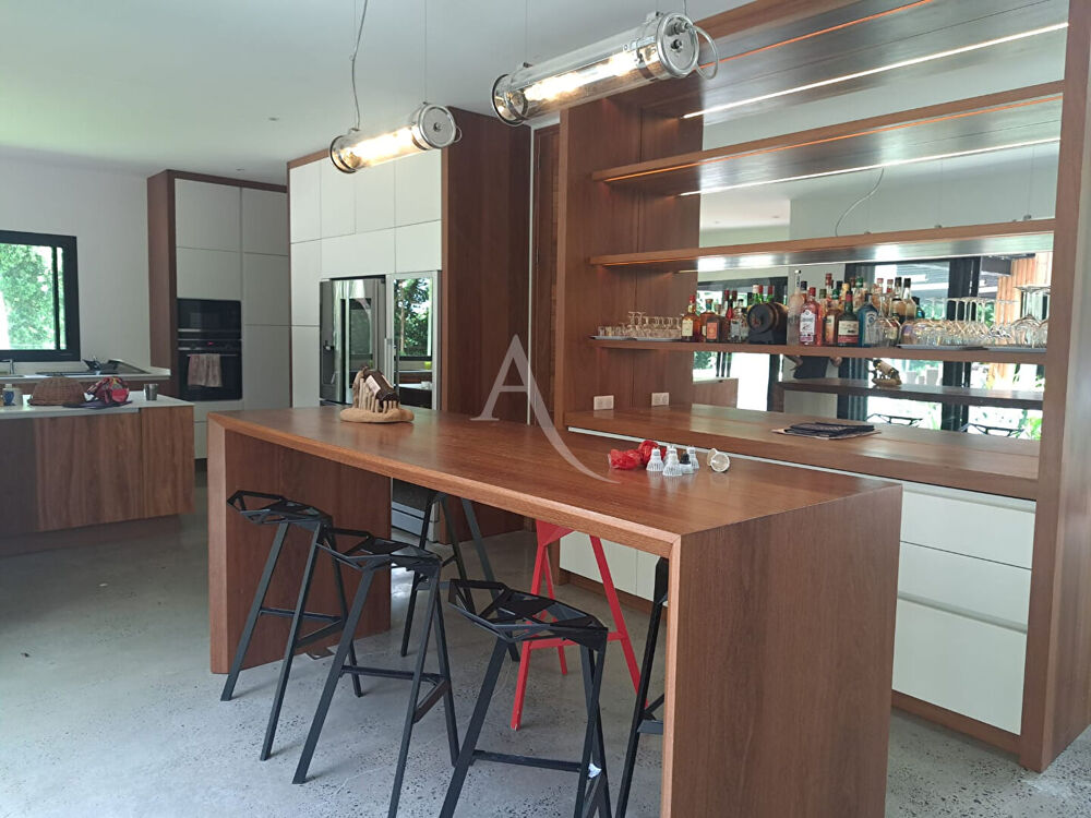 Vente Villa Demeure de prestige à Fort-de-France de 395 m² ( terrain de 71274 m²). Fort de france