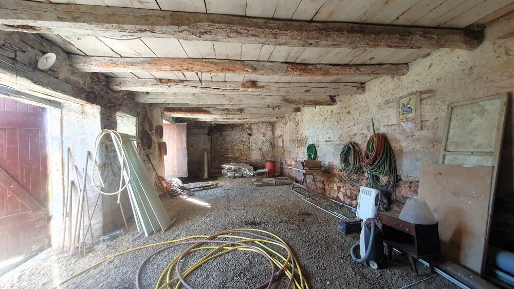 Vente Remise/Grange GRANGE A TRANSFORMER AVEC PRES DE 4 HA DE TERRAIN La salvetat peyrales