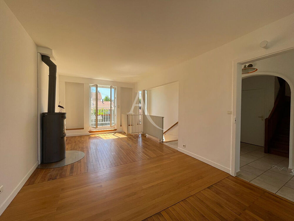 Maison Nantes Longchamp 146.07 m2, 4chambres, sous sol complet, jardin clos, garage