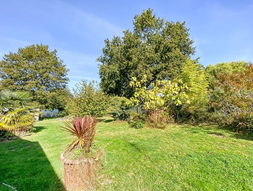 Vente Maison Jolie maison en pierre proche des plages avec grand jardin, puits et dépendance Sarzeau