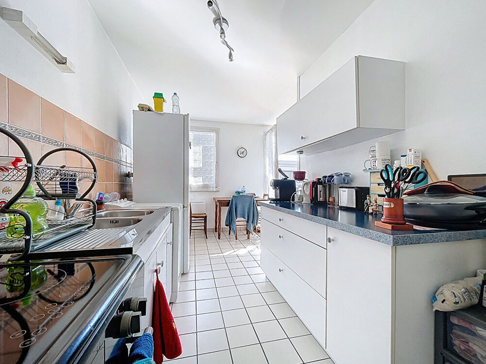 Vente Appartement A vendre- Appartement Nantes 3 pièces- 2 chambres, balcon et parking 80.11 m2, quartier ST Anne Nantes