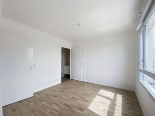  Appartement à louer 4 pièces 76 m²