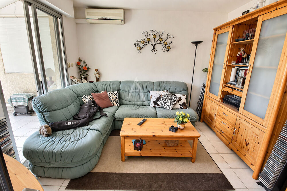 Vente Appartement Beau Studio dernier étage avec grande terrasse Carqueiranne