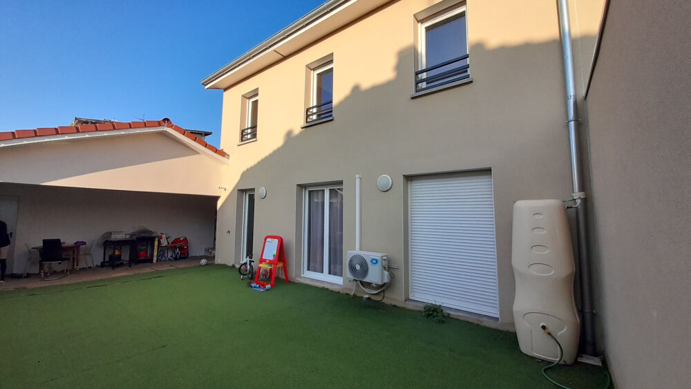 Maison Venissieux T4 89 m2 avec garage et parking