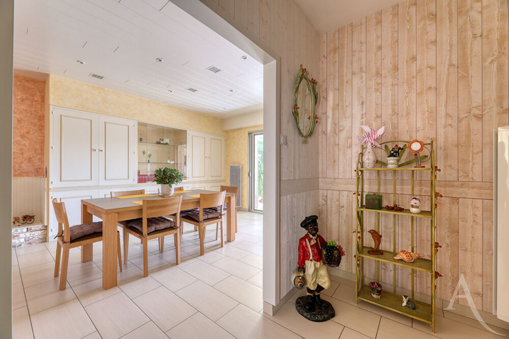Maison Essarts En Bocage 6 pièce(s) 164 m2