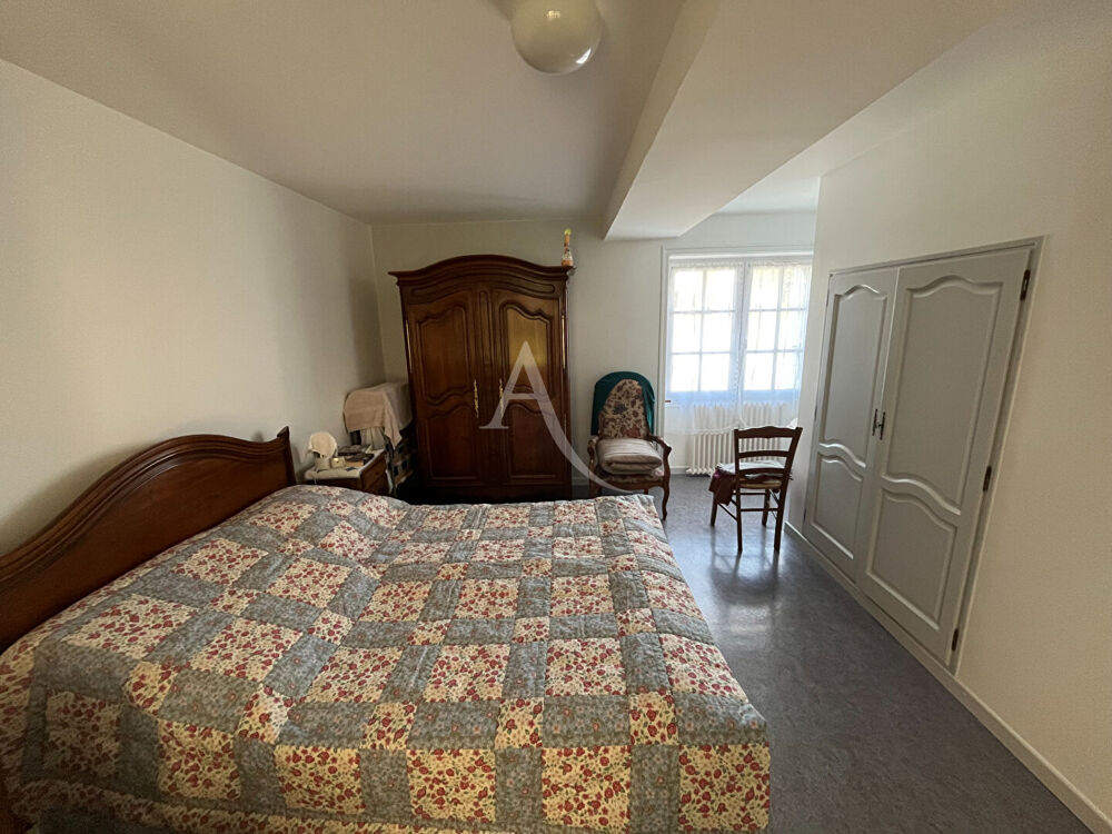 Vente Maison Maison Moutiers Les Mauxfaits 8 pièce(s) 187 m2 Moutiers les mauxfaits