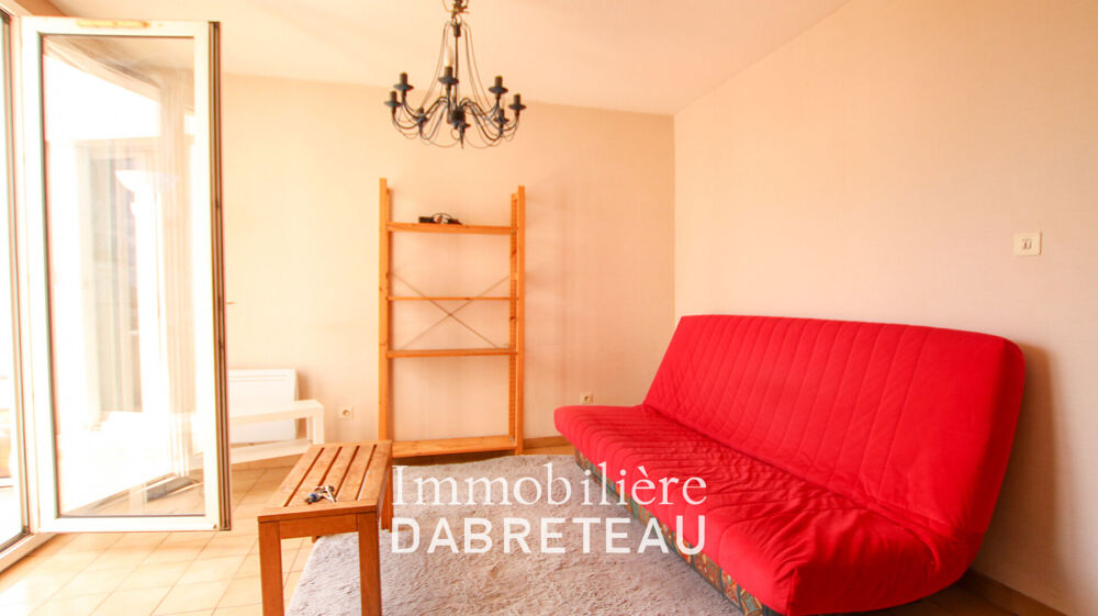STUDIO MEUBLE AVEC TERRASSE - VILLEURBANNE