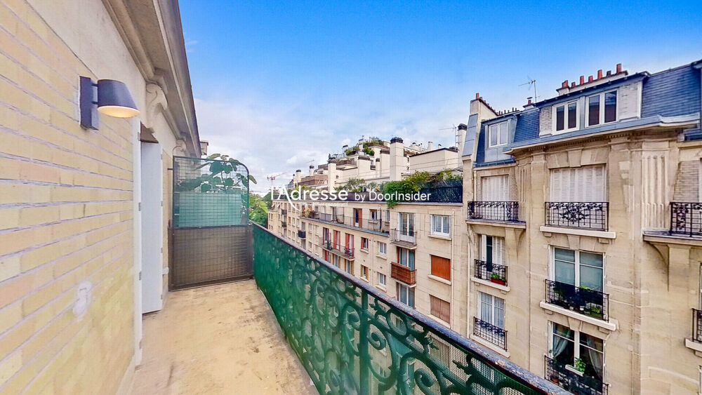 Location Appartement Studio de 22 m2 en étage élevé avec Balcon/Terrasse ! Paris 15