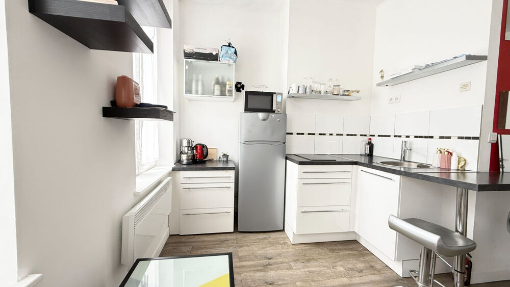 APPARTEMENT AVEC UNE CHAMBRE ET UN PARKING